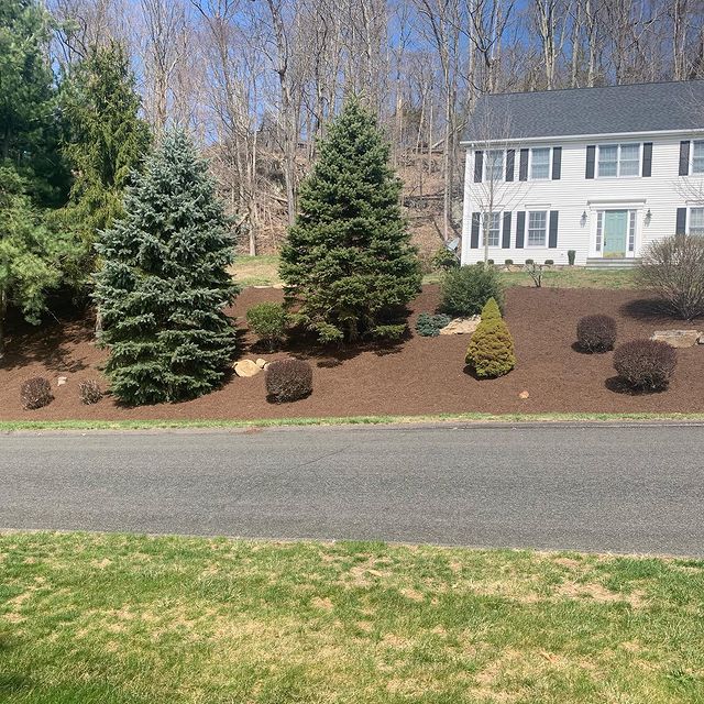 mulch in front of house